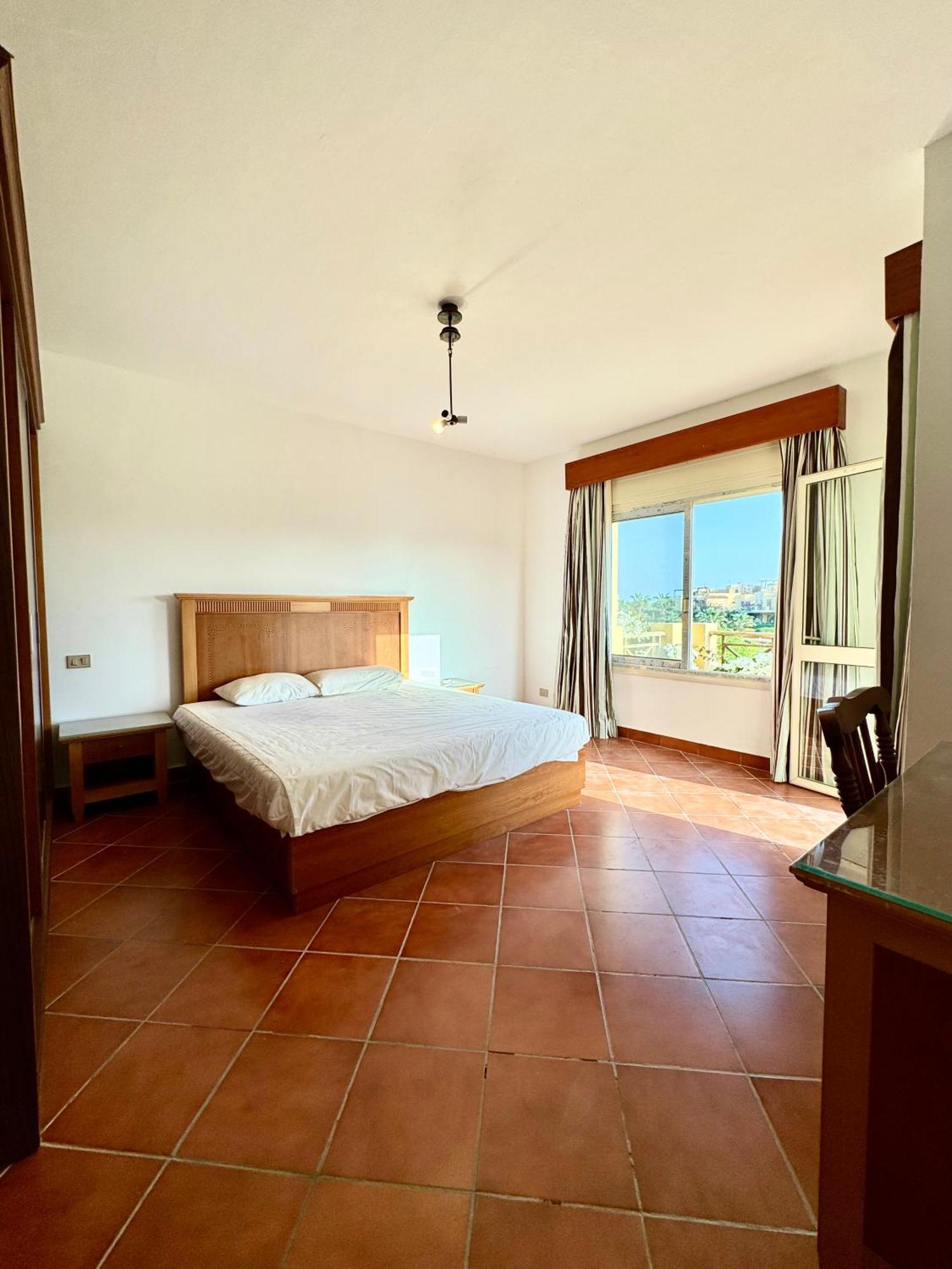 Luxury 5br With Sea View & Garden In Einbay Villa