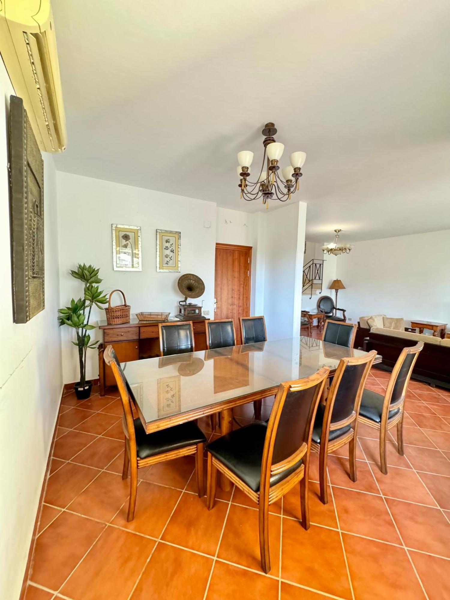 Villa Luxury 5br With Sea View & Garden In Einbay