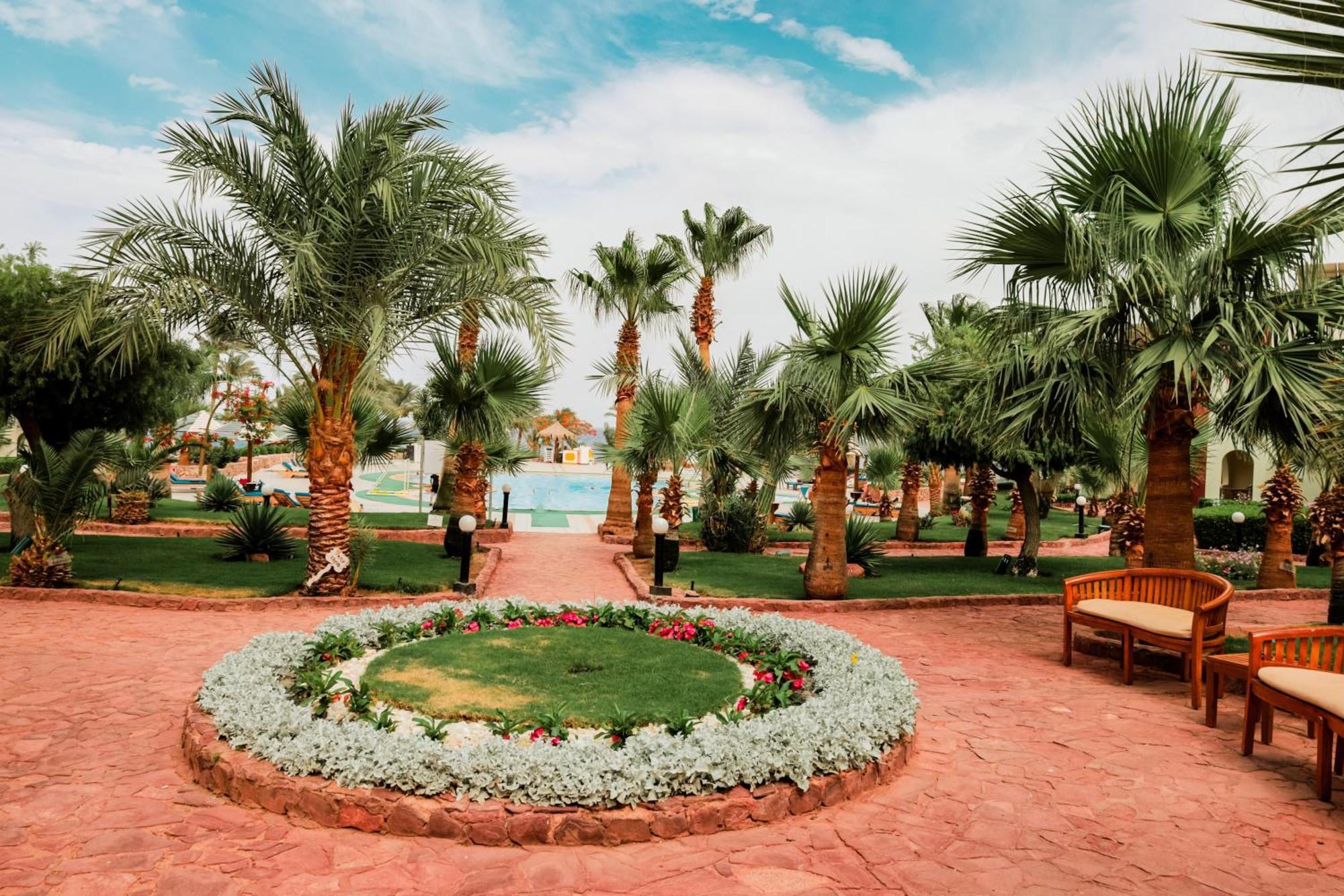 Resort Tropitel Oasis