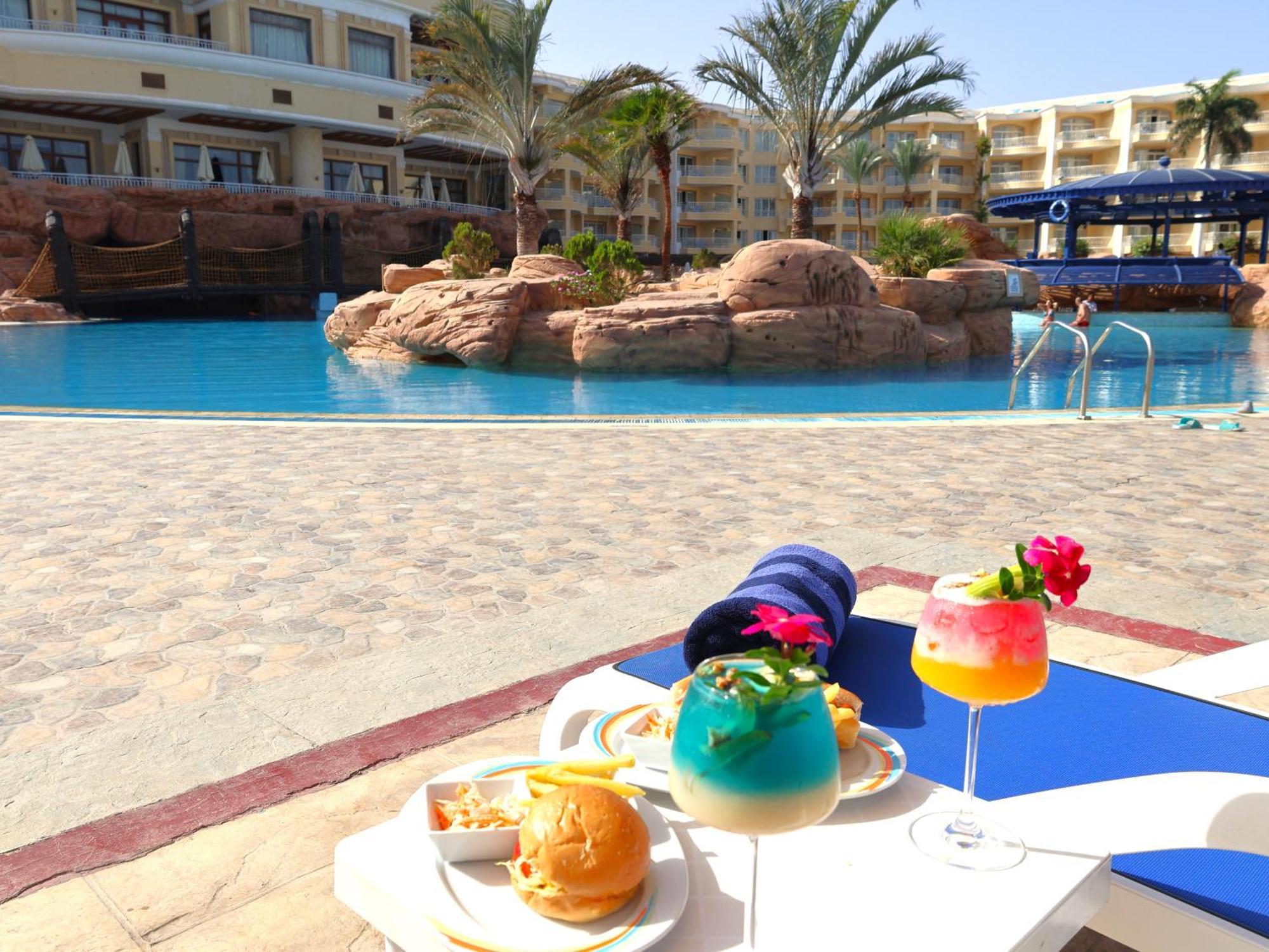 Palm Royale -