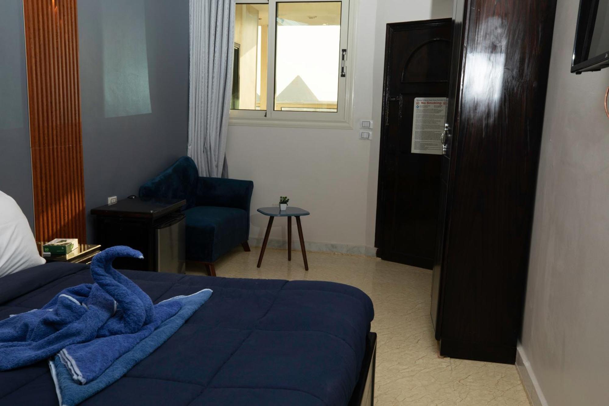 Hostel Horus Pyramids