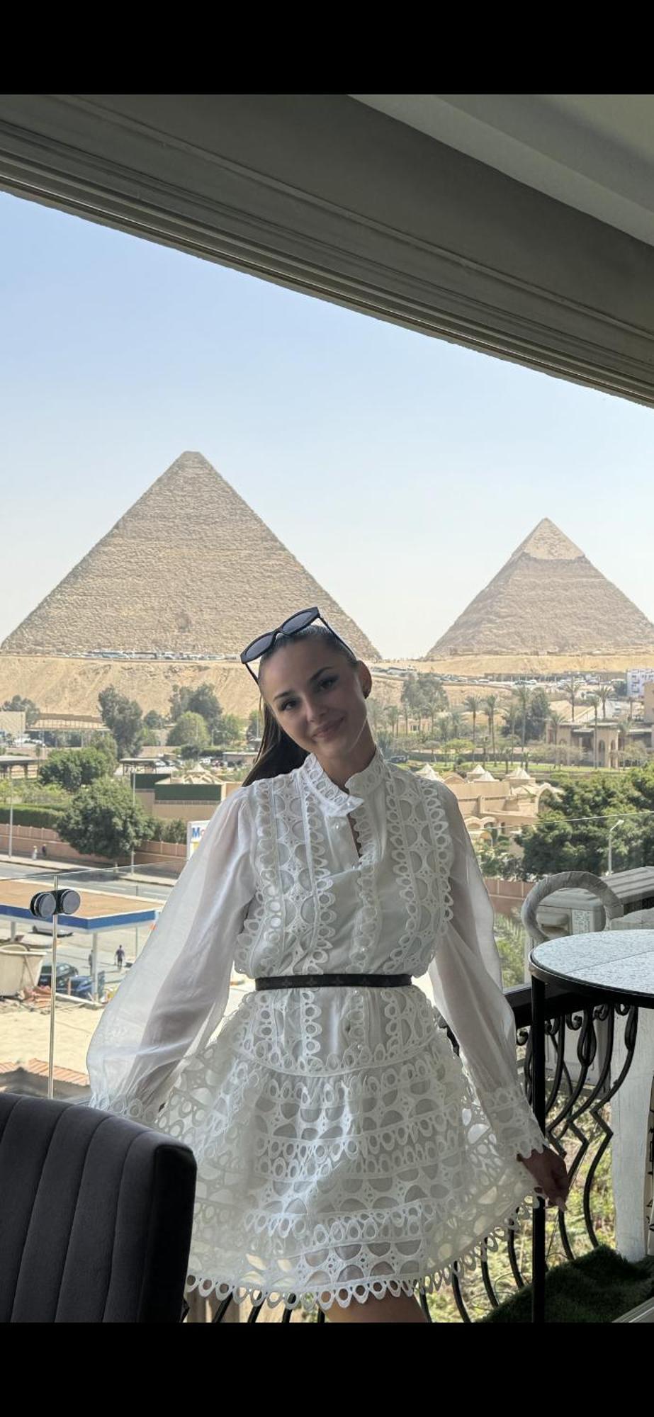 Unique Pyramids View * Kafrat al Jabal