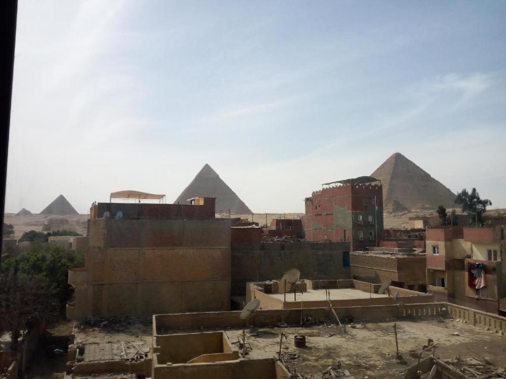 Horus Pyramids * Kafrat al Jabal
