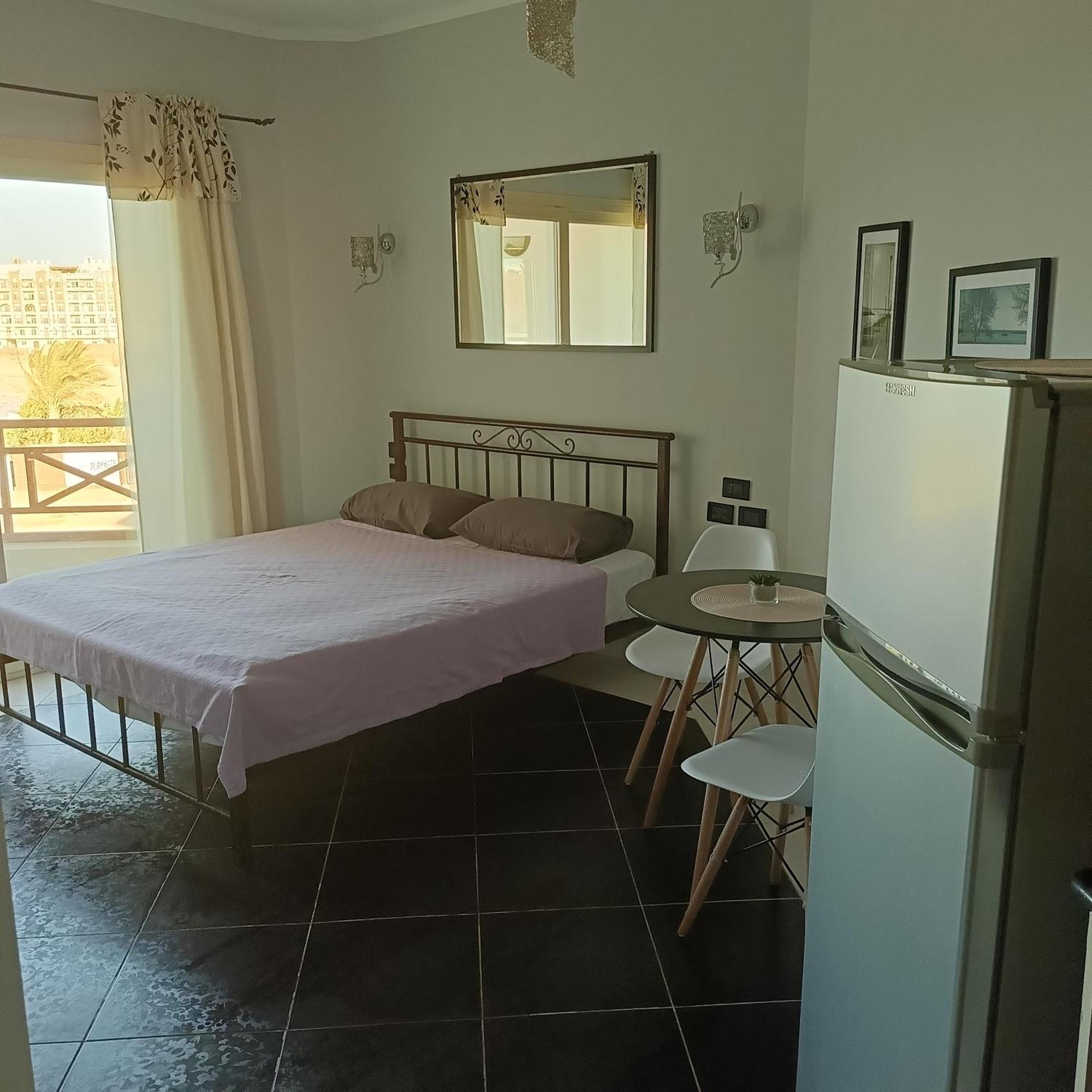 Tony's Privy Beds By Red Sea *