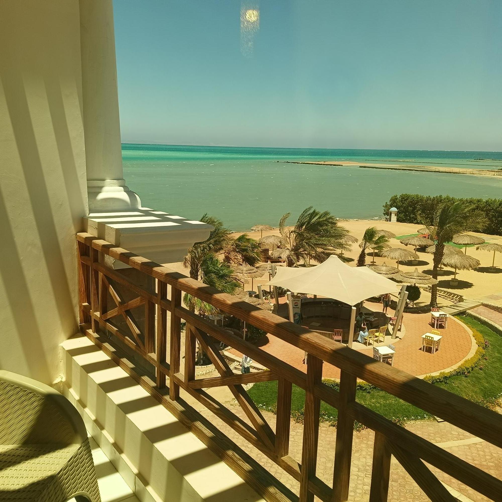 Tony's Privy Beds By Red Sea