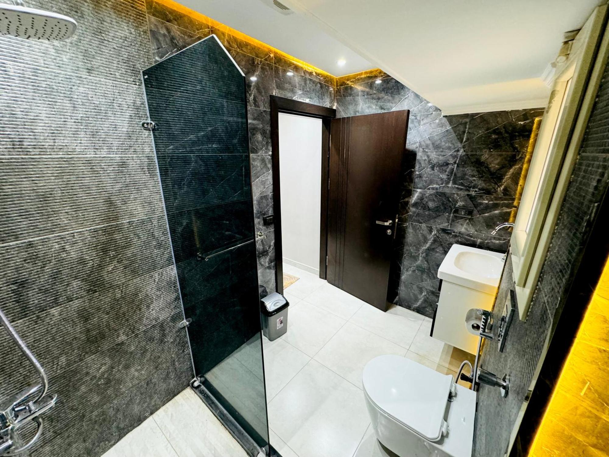 Apartment 2br Luxury Nile View El-maadi *