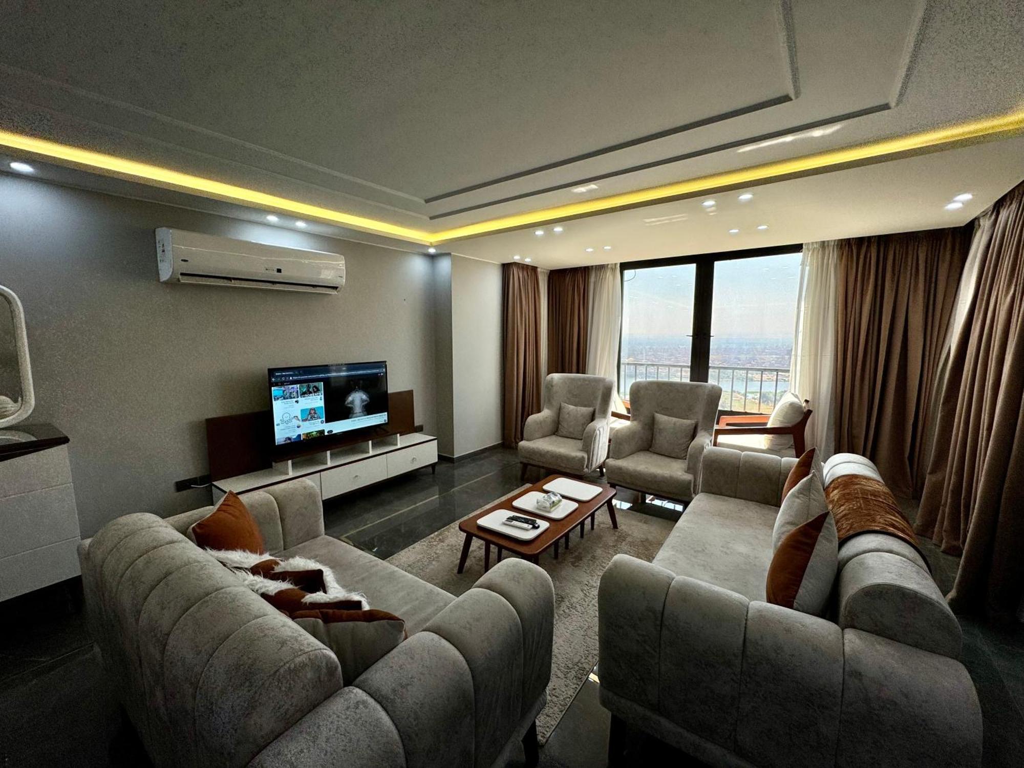2br Luxury Nile View El-maadi Kairo