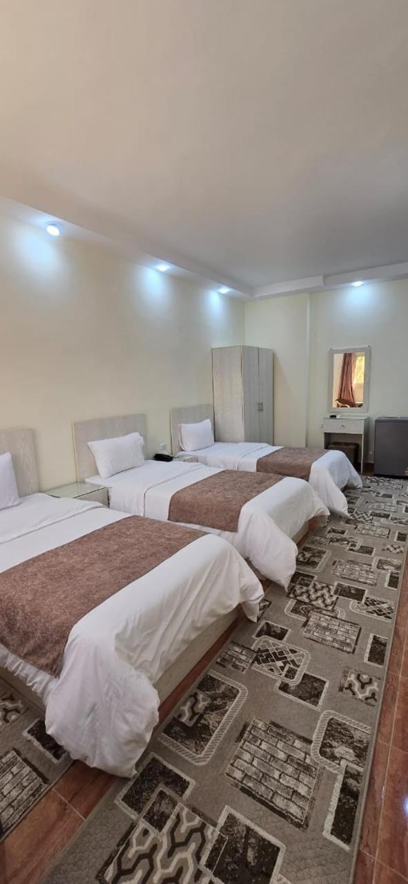 Hotel The Heaven Pyramids View