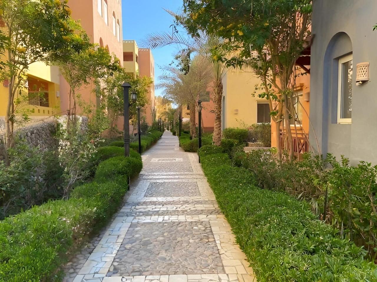 Hotel Al-dora 3*