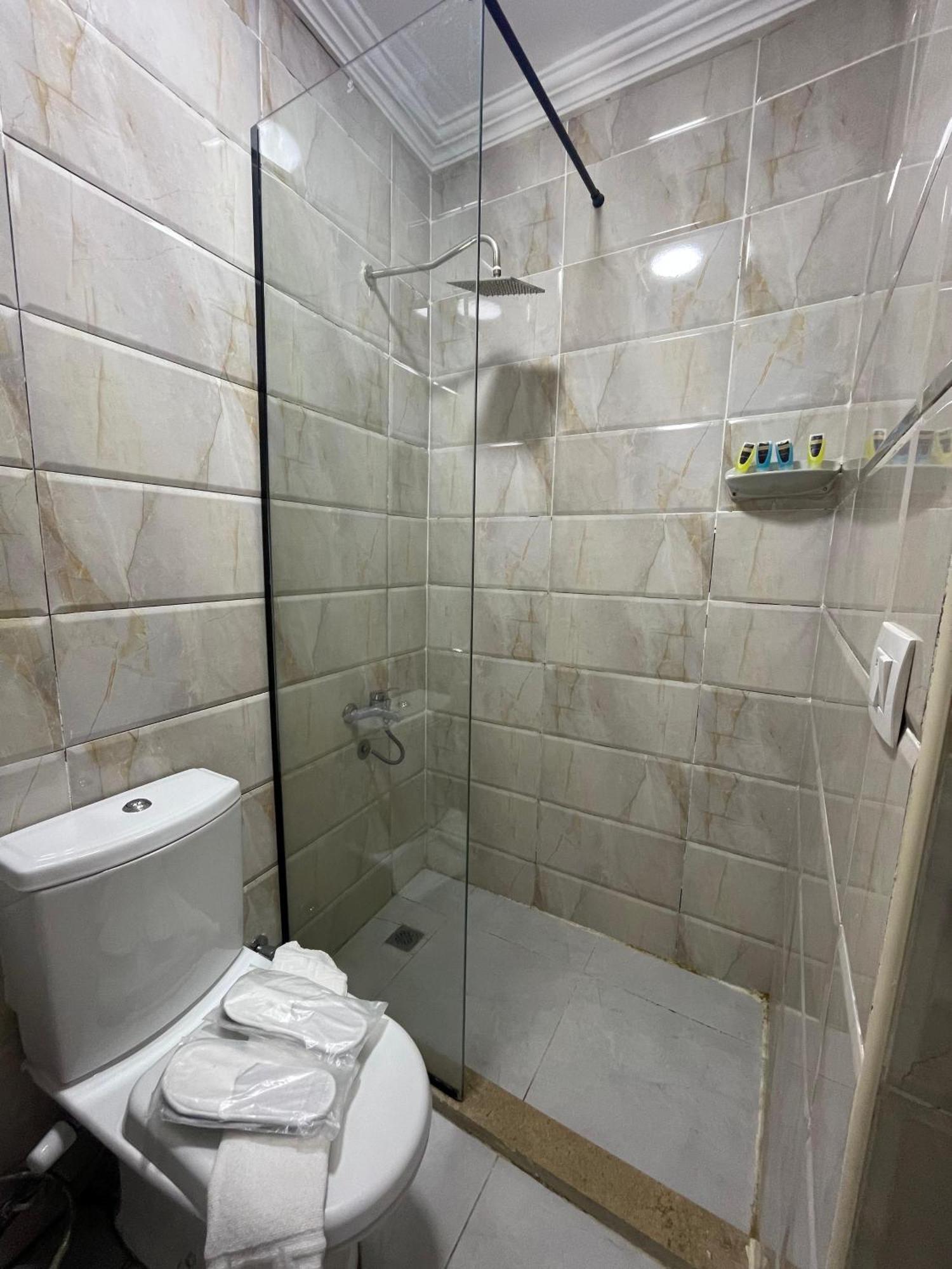 Glamour Pyramids View Kafret el-Gabal