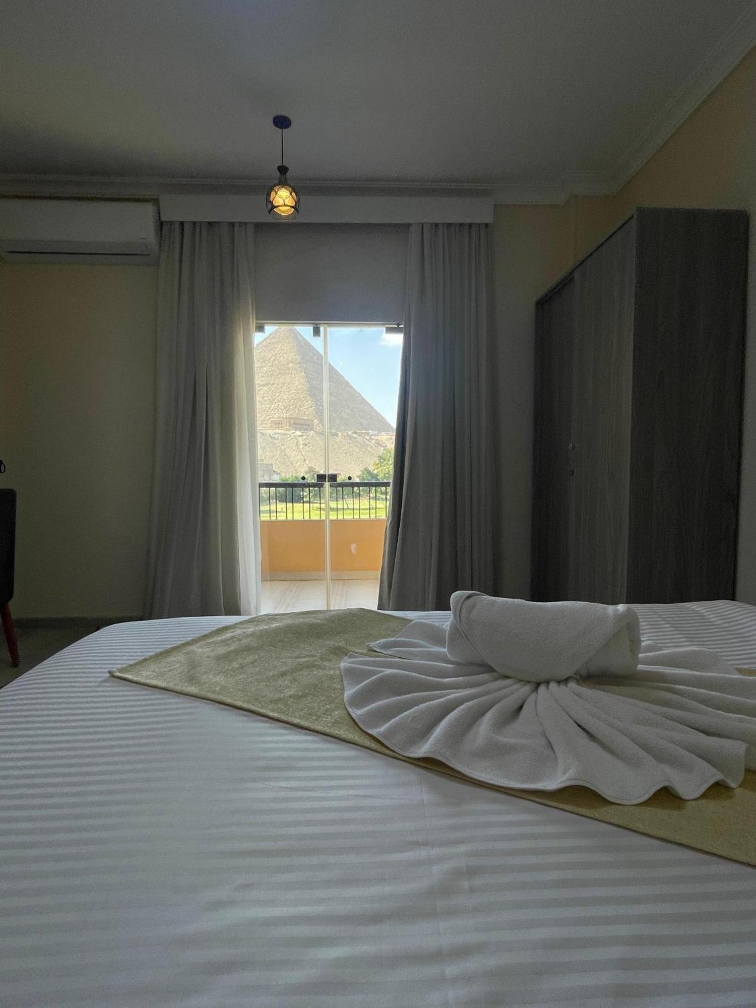 Glamour Pyramids View Hotel Kafret el-Gabal