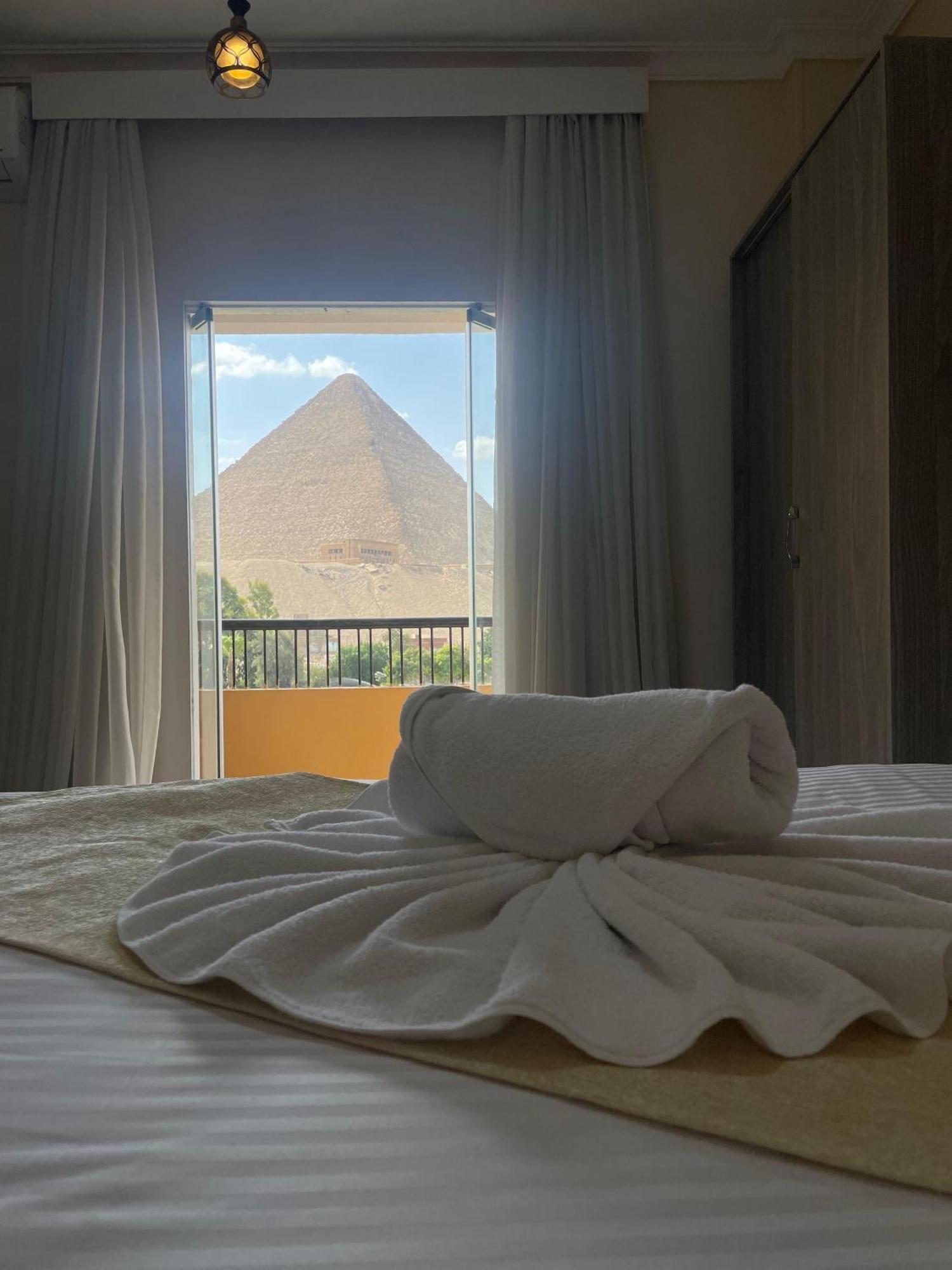 Glamour Pyramids View Hotel 3*