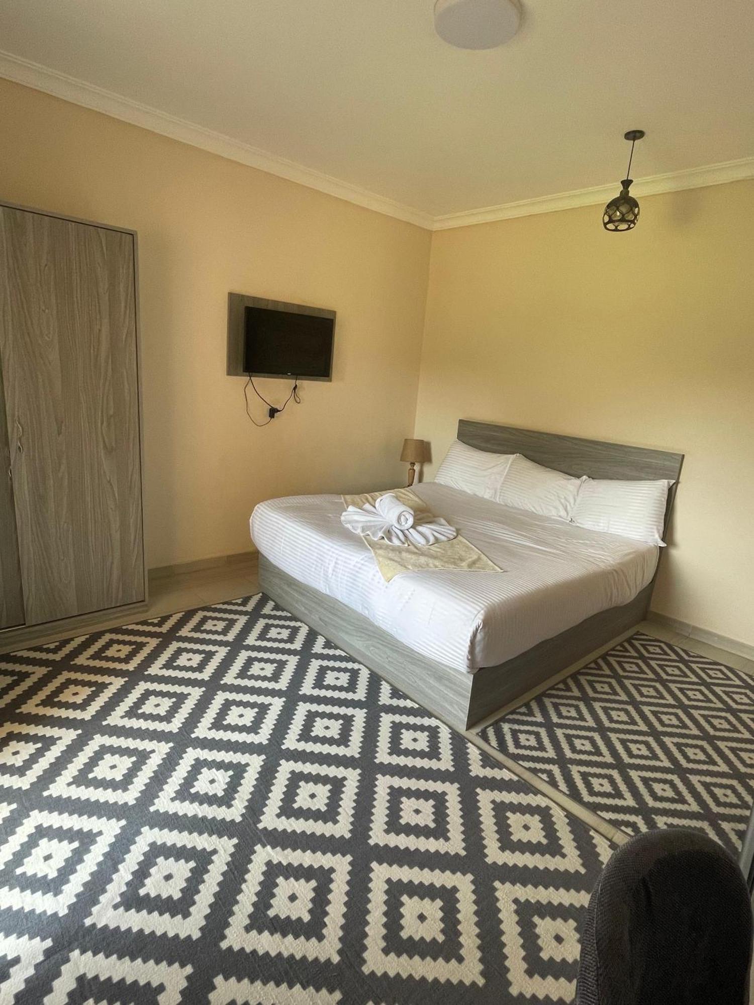 Glamour Pyramids View Hotel 3*