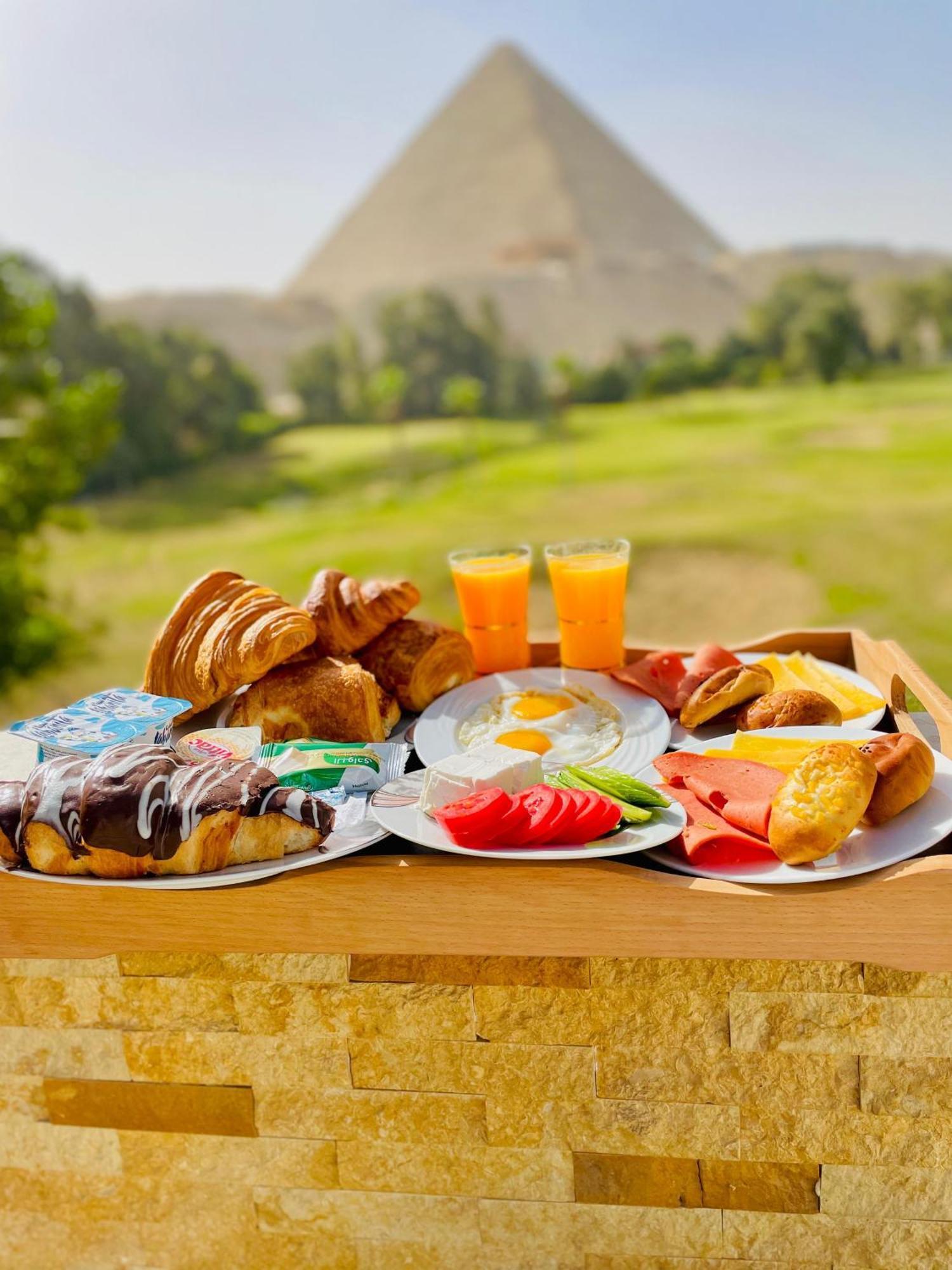 Glamour Pyramids View Hotel 3*