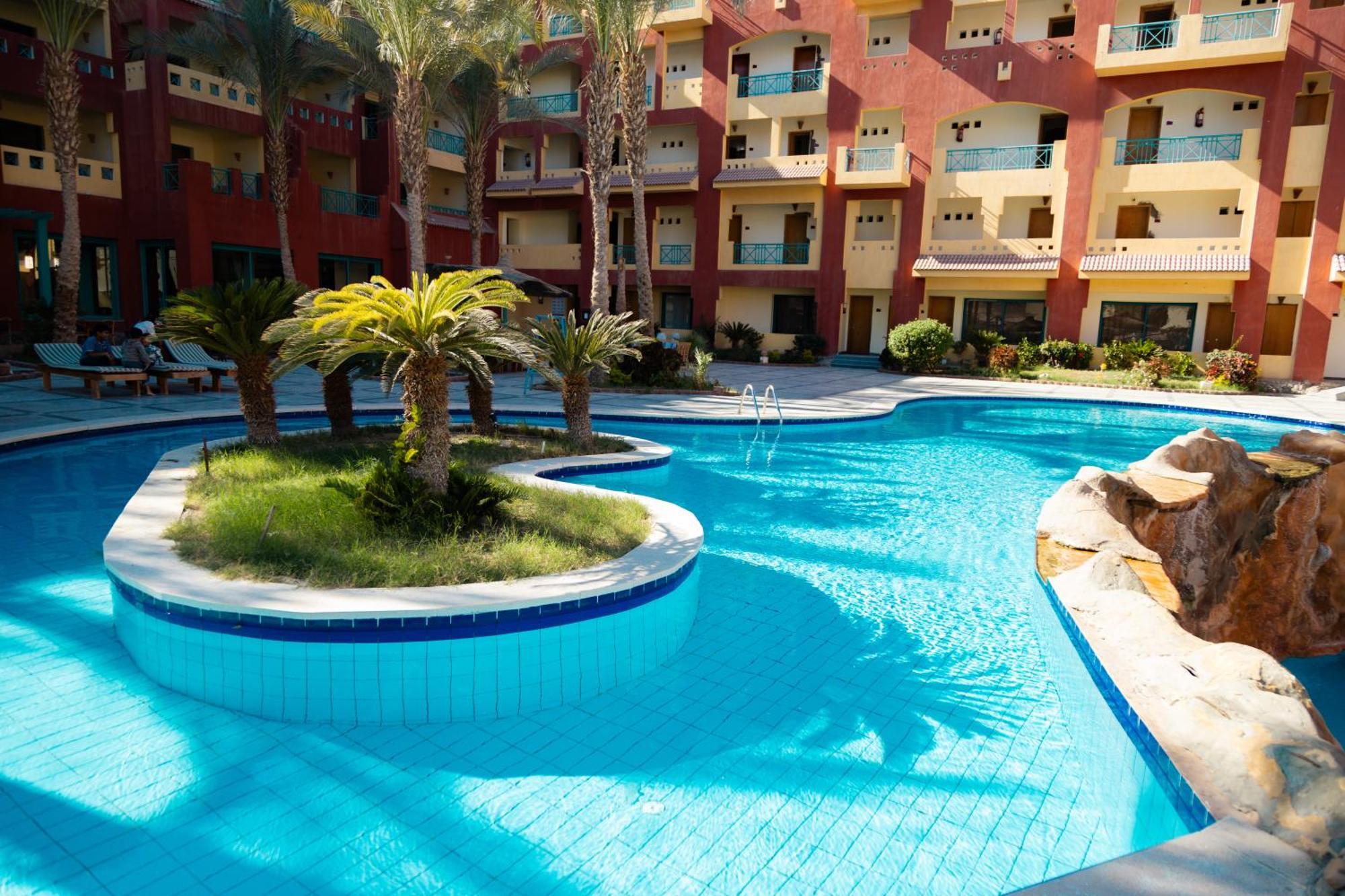 Complex Sun & Sea And Aqua Park - 3*