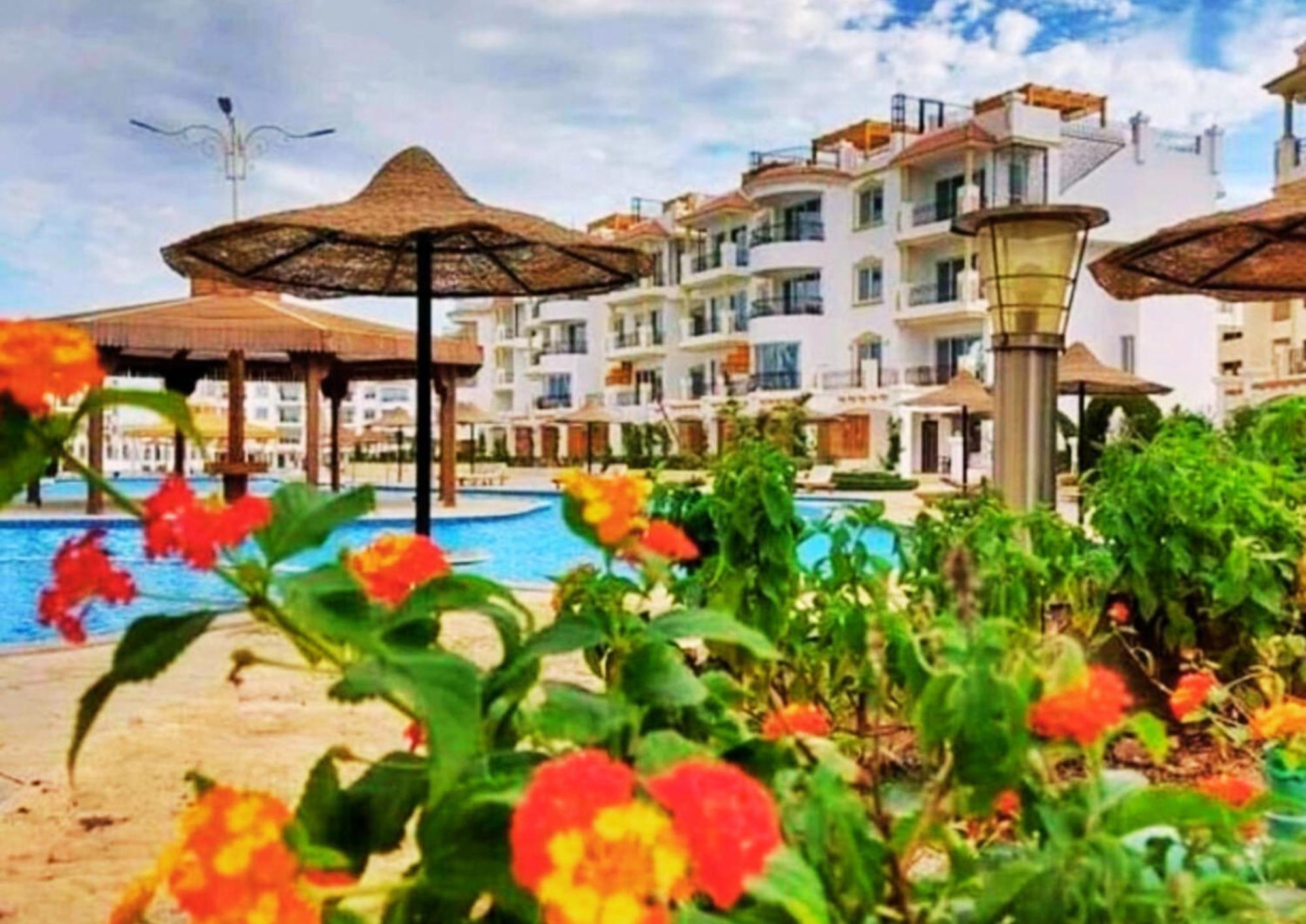 Luxury Hills Otel 4*