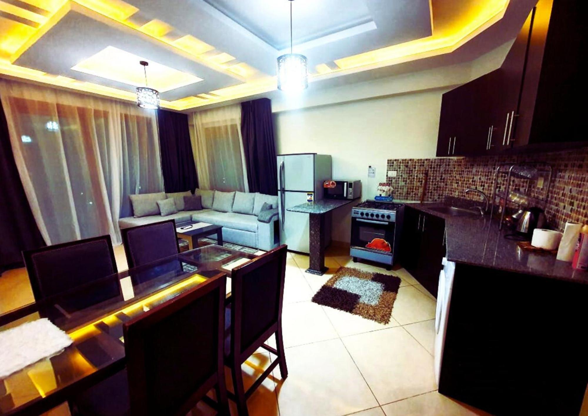 Luxury Hills Otel
