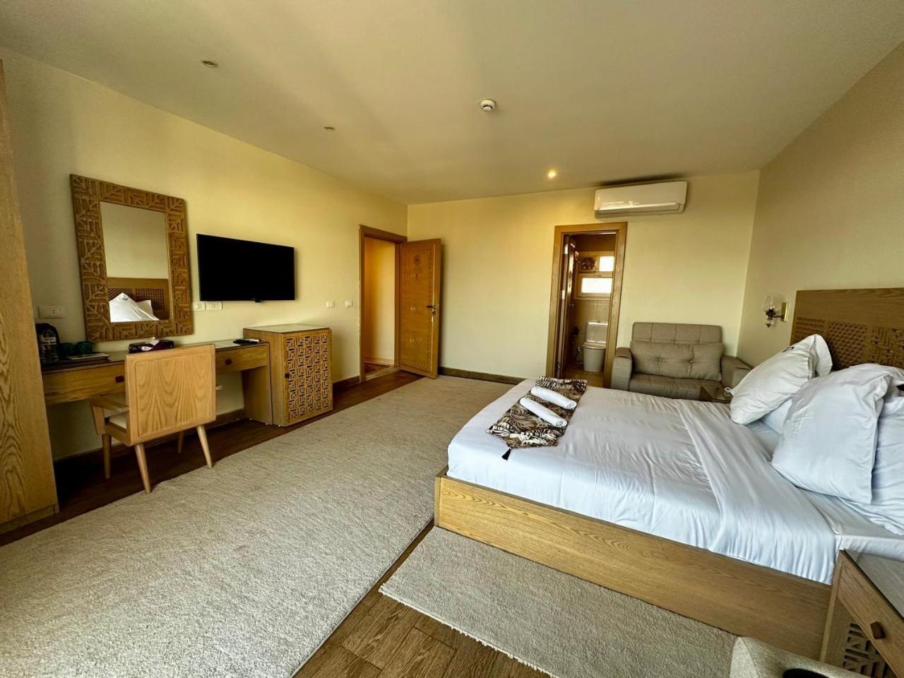 Doudou Pyramids View Hotel *