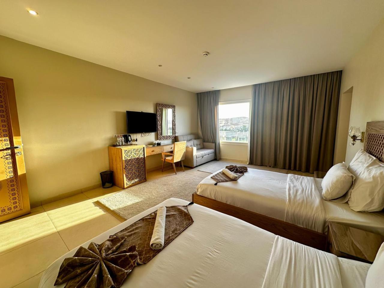 Doudou Pyramids View Hotel *