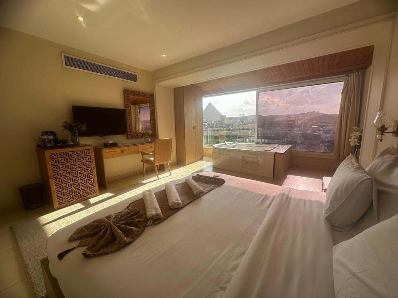 Doudou Pyramids View *