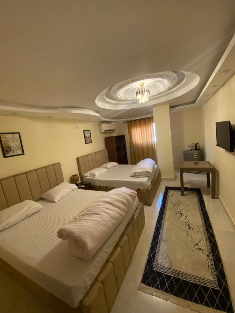 Hotel Pyramids International