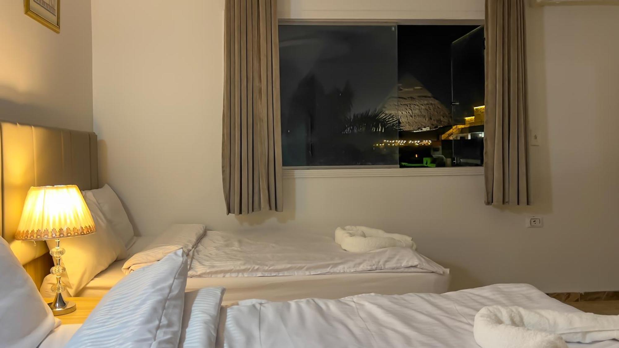 Hotel Pyramids Express View