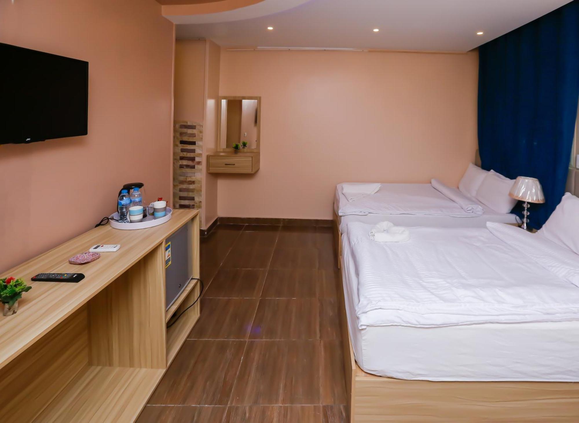 Pyramids Express View Hotel