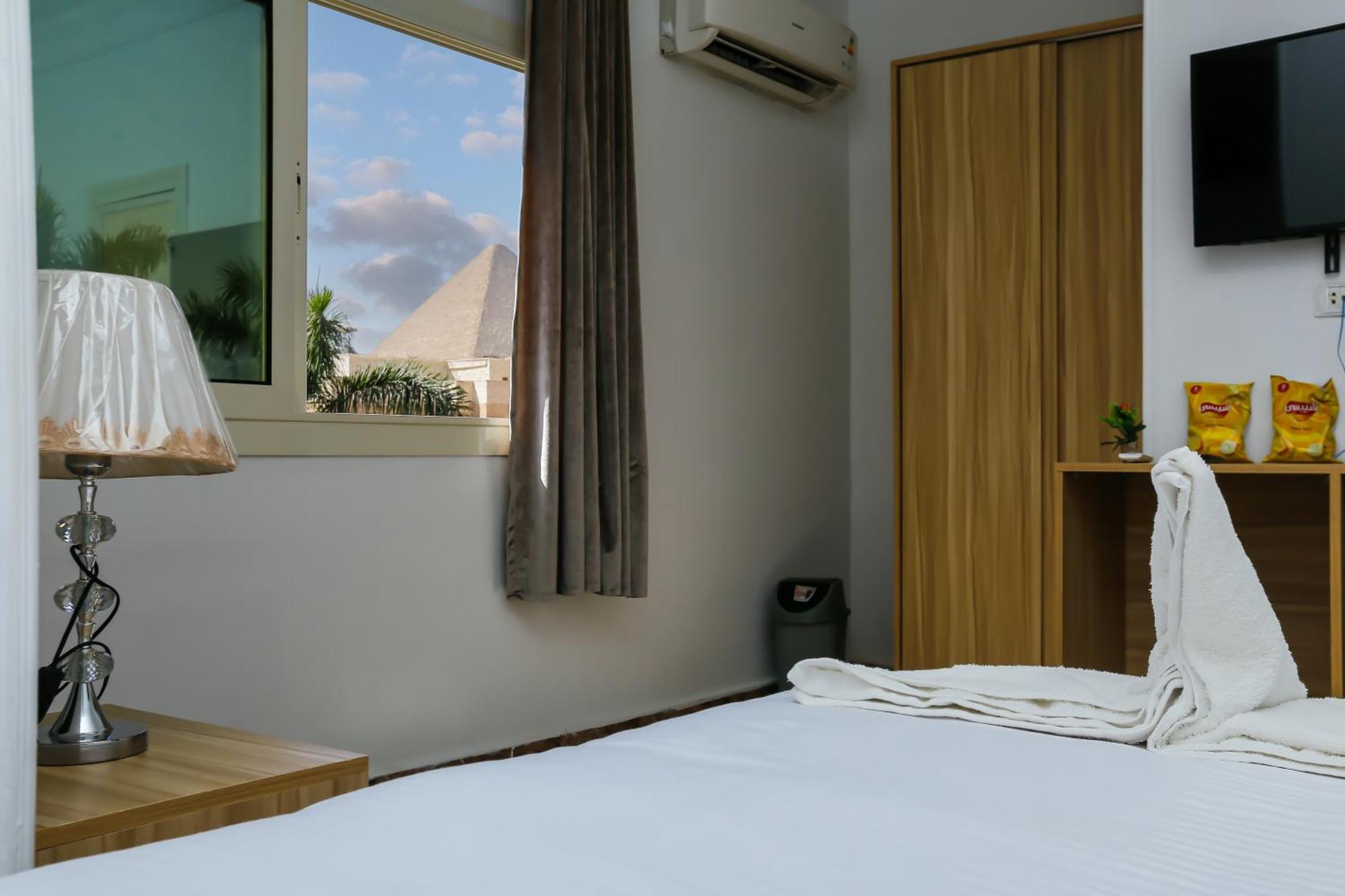 Hotel Pyramids Express View