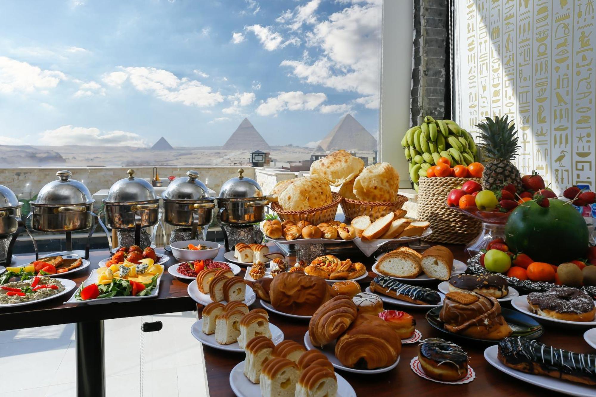 Aparthotel Rixoss Tower Pyramids View
