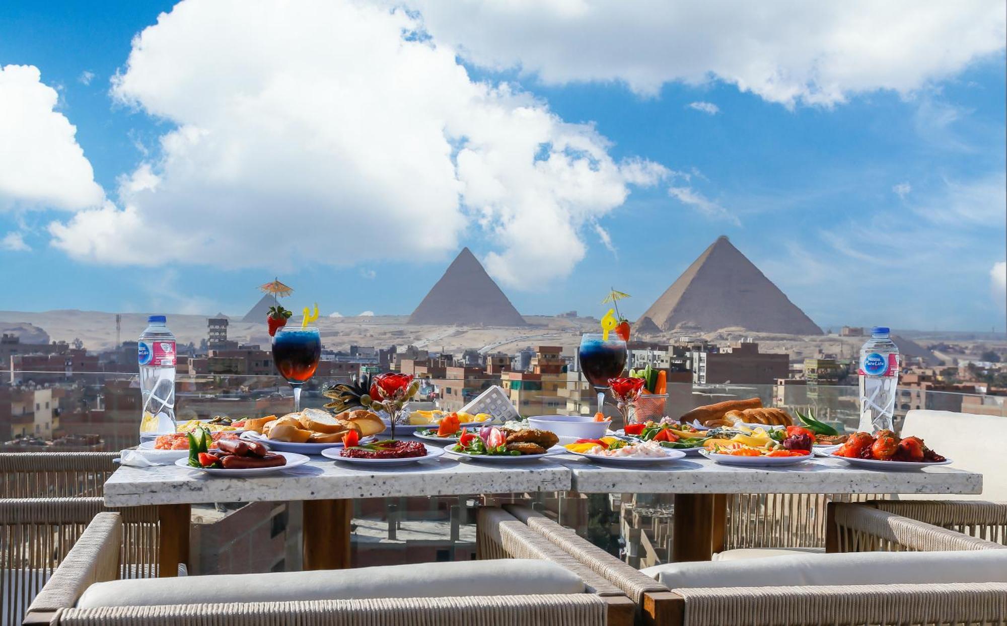 Aparthotel Rixoss Tower Pyramids View