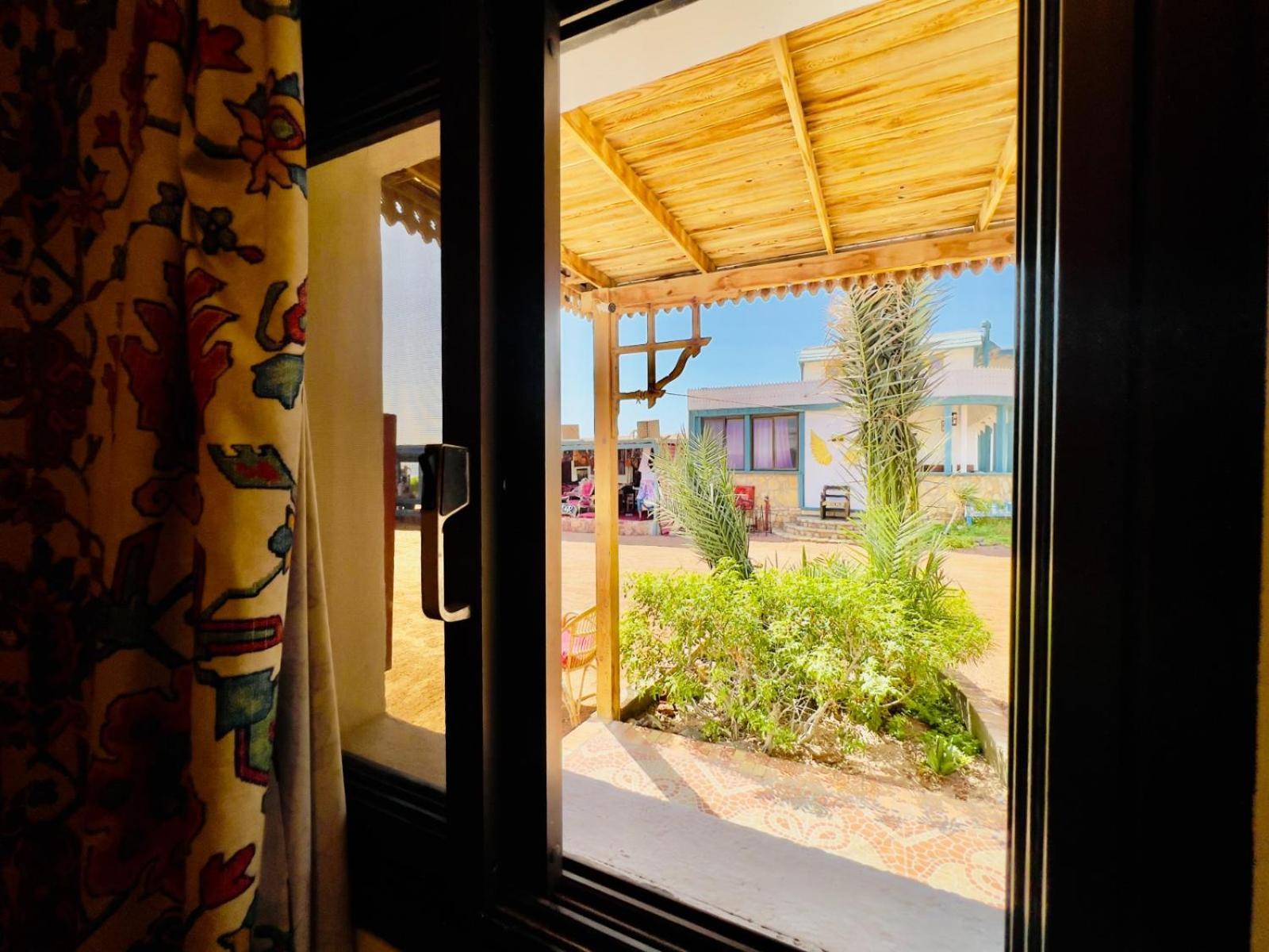 Hostel Mirage Village *