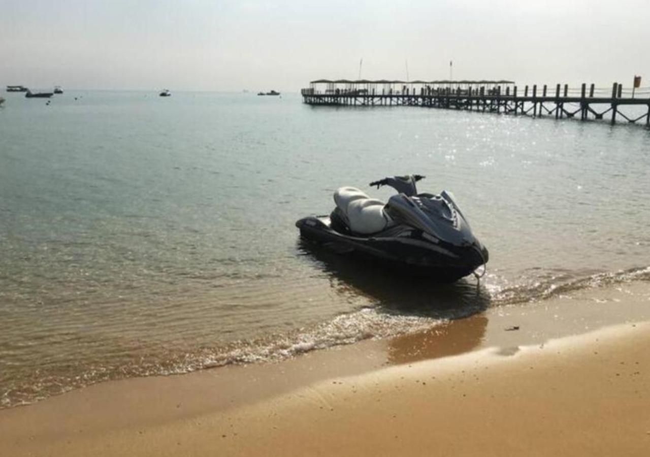 Villa Luxury 5br With Sea View & Garden In Einbay