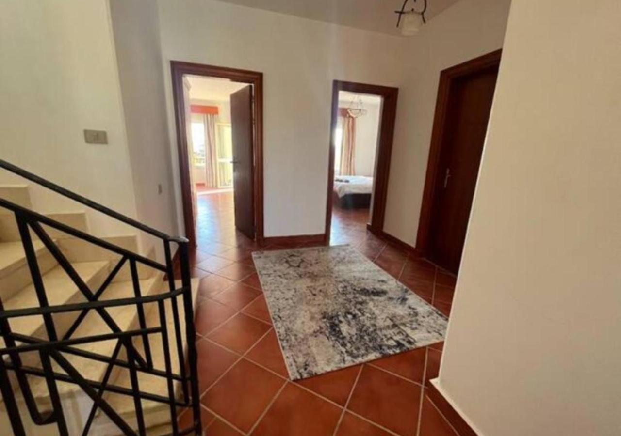 Villa Luxury 5br With Sea View & Garden In Einbay