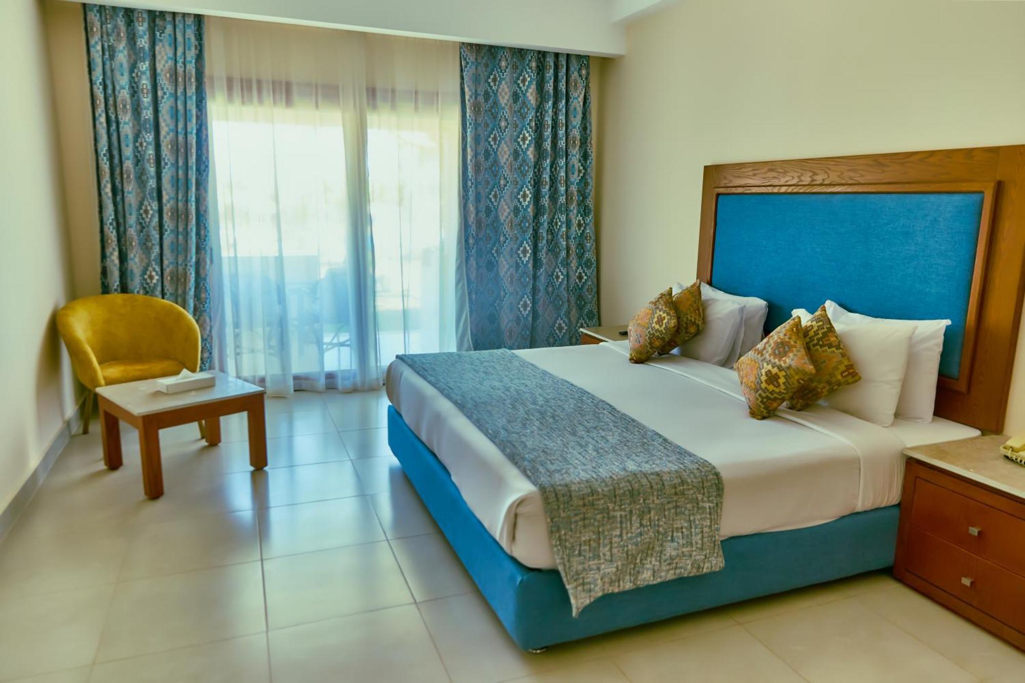 Tropitel Oasis 4* Dahab