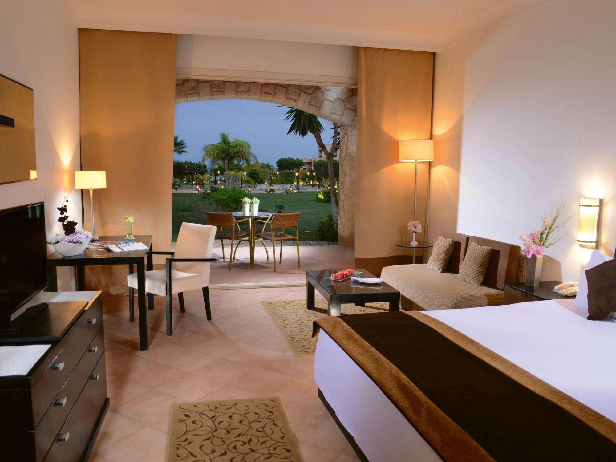 Moevenpick El Sokhna 5*
