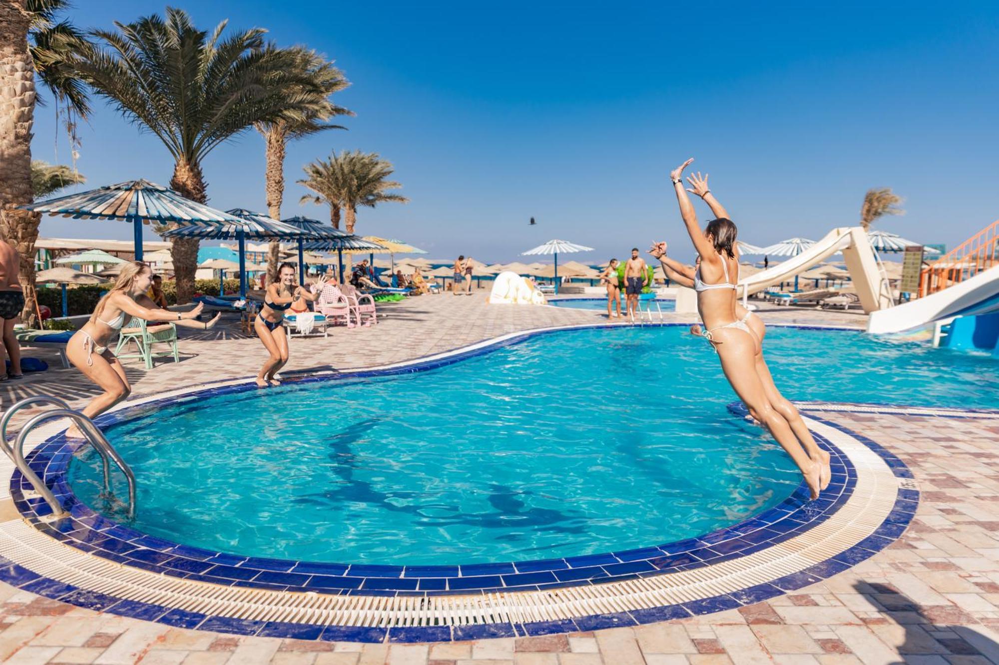 Empire Aqua Park 3*