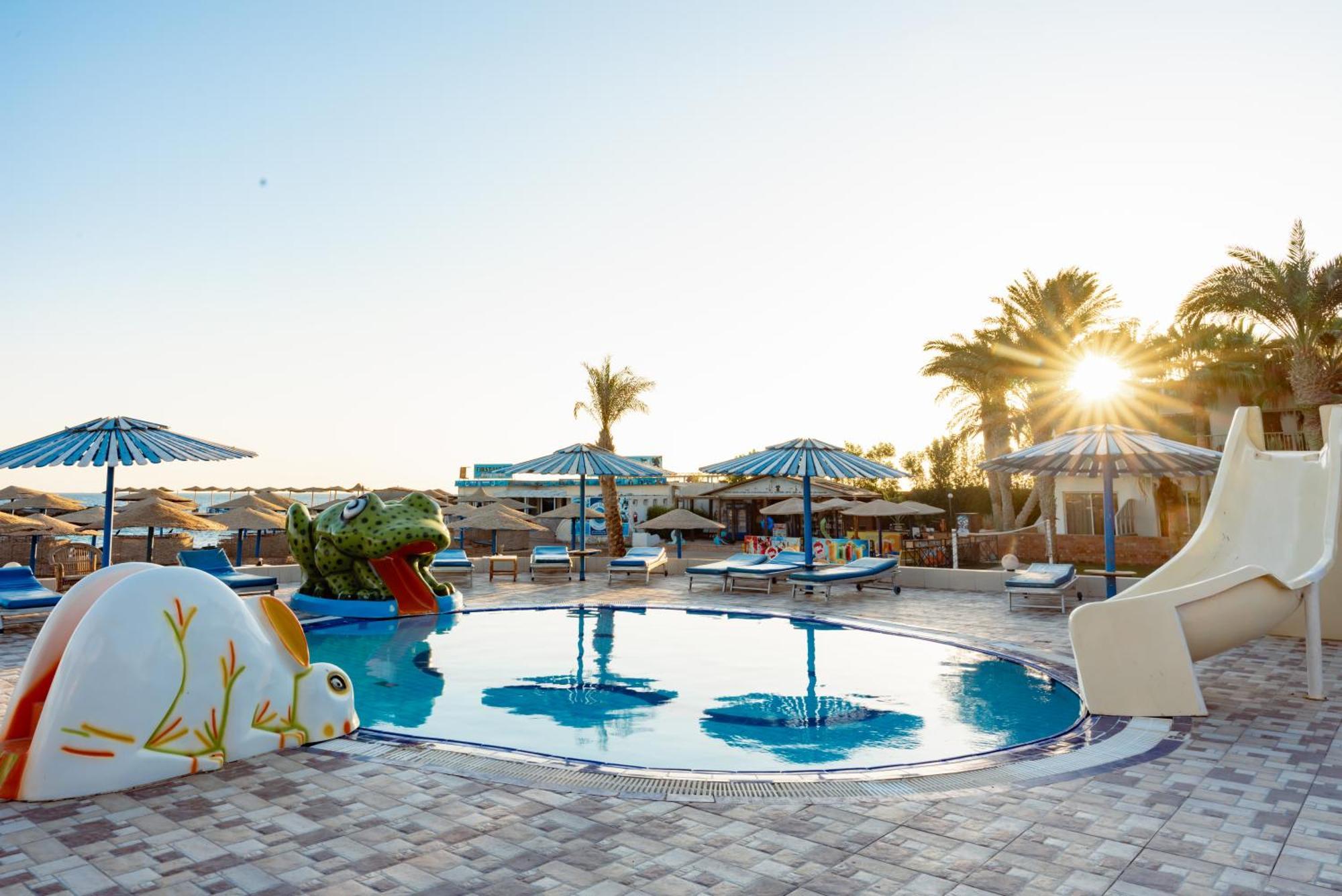 Empire Aqua Park Resort 3*