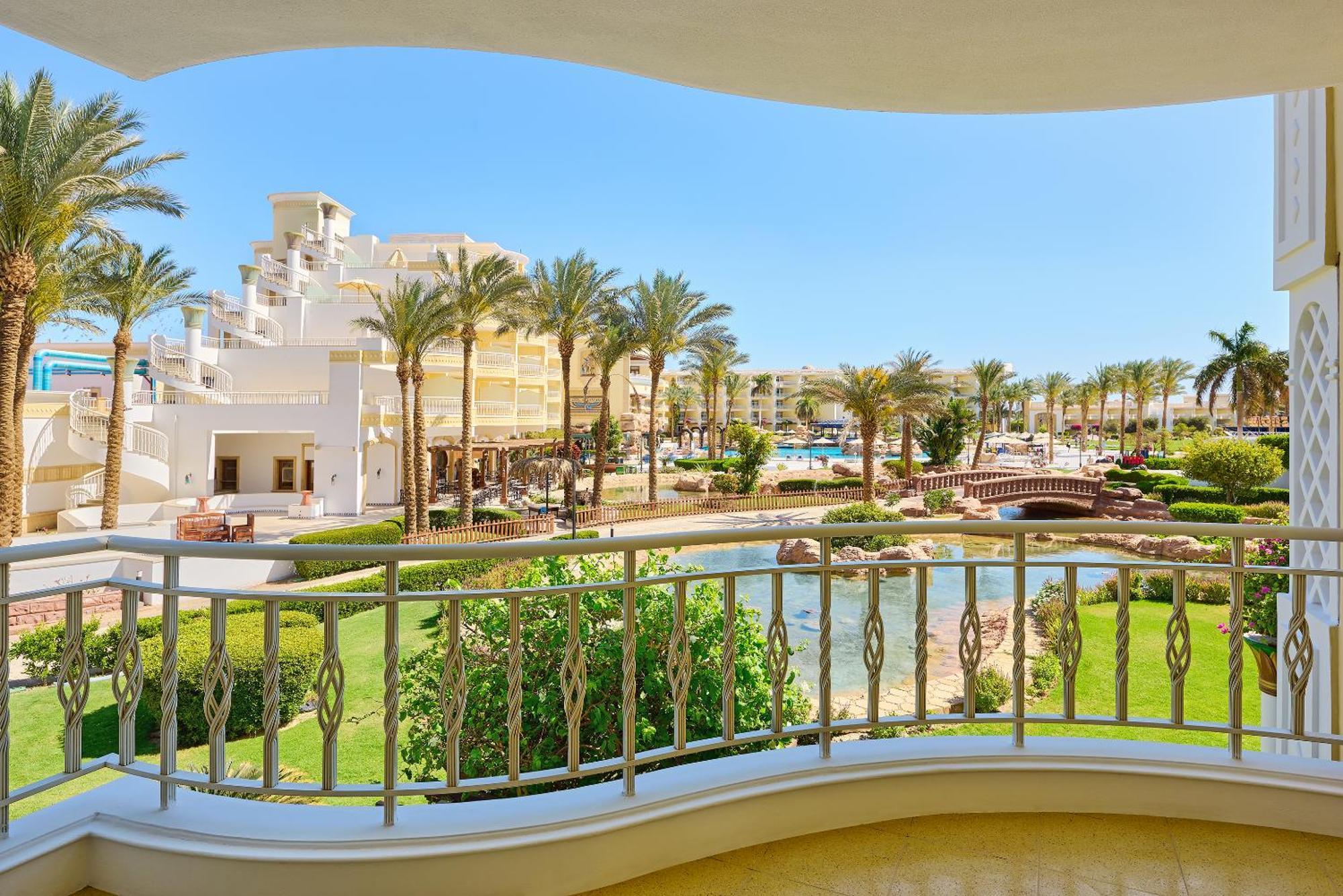 Palm Royale - Soma Bay