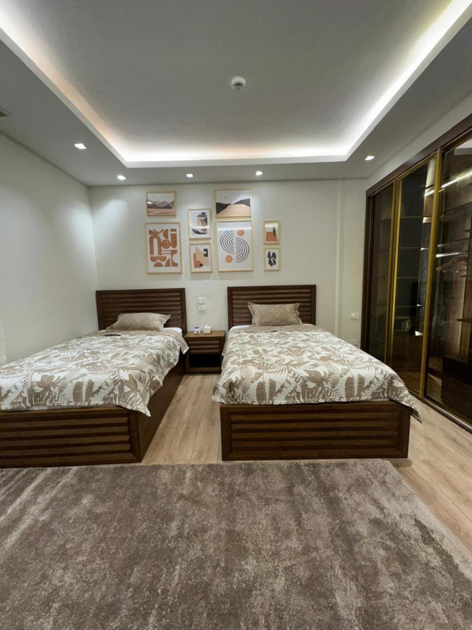 Luxury Duplex, Front Indoor Jacuzzi, Sheikh Daire