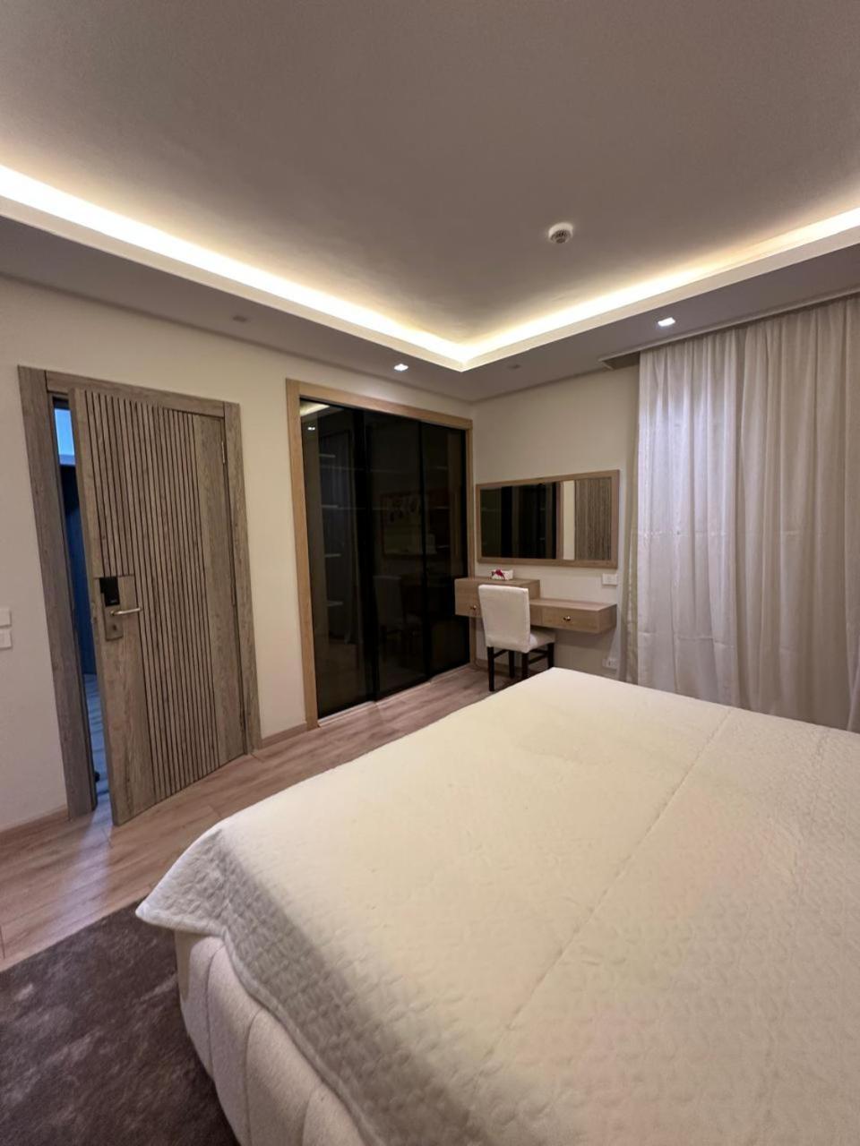 Luxury Duplex, Front Indoor Jacuzzi, Sheikh