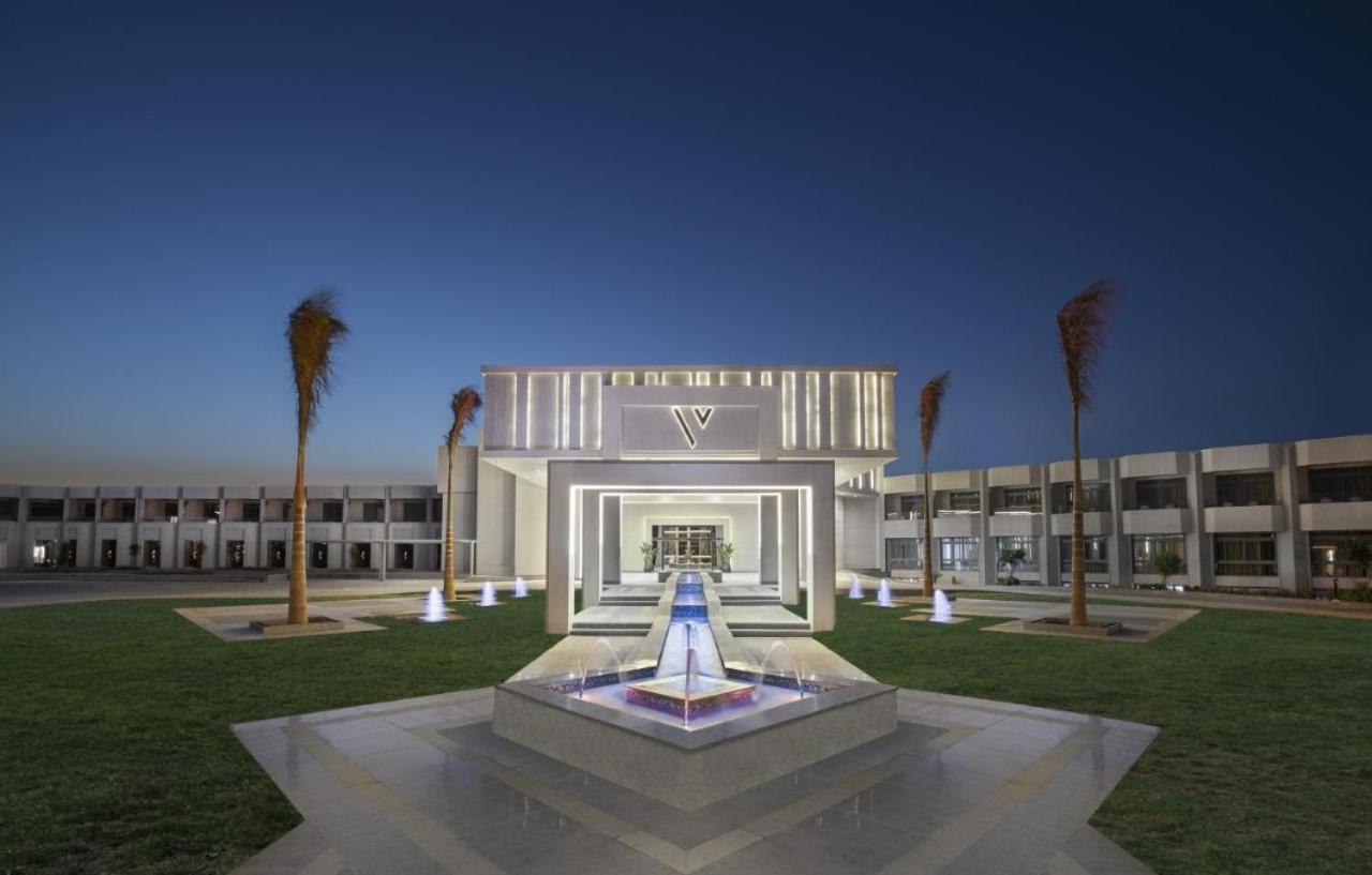 Luxury Duplex, Front Indoor Jacuzzi, Sheikh Daire