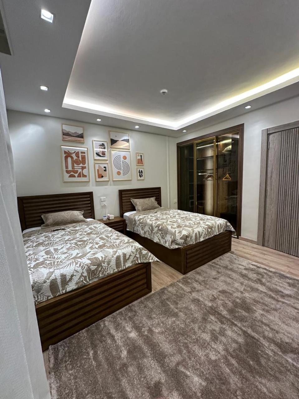 Luxury Duplex, Front Indoor Jacuzzi, Sheikh Daire