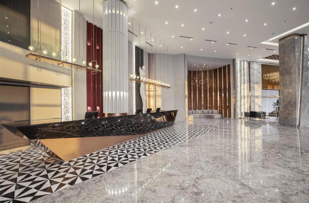 Luxury Duplex, Front Indoor Jacuzzi, Sheikh *