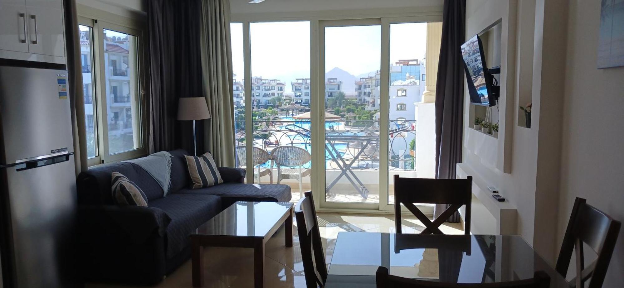 Hills Sea View Apartment