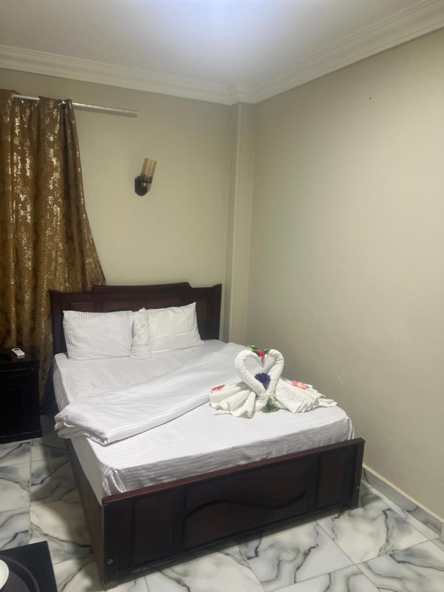 Sphinx And Pyramids Hotel Cairo