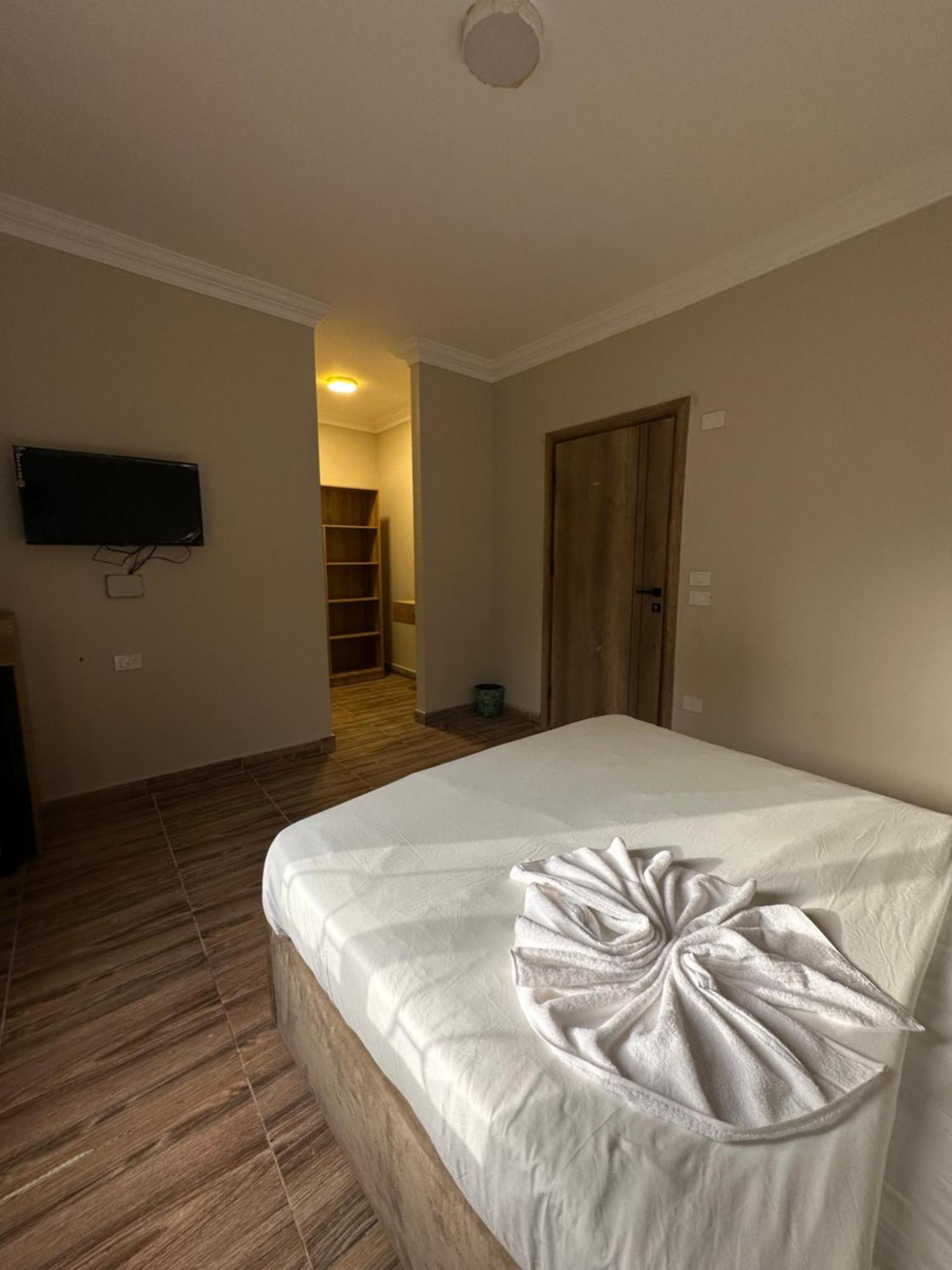 Hotel Queen Of Pyramids 4*