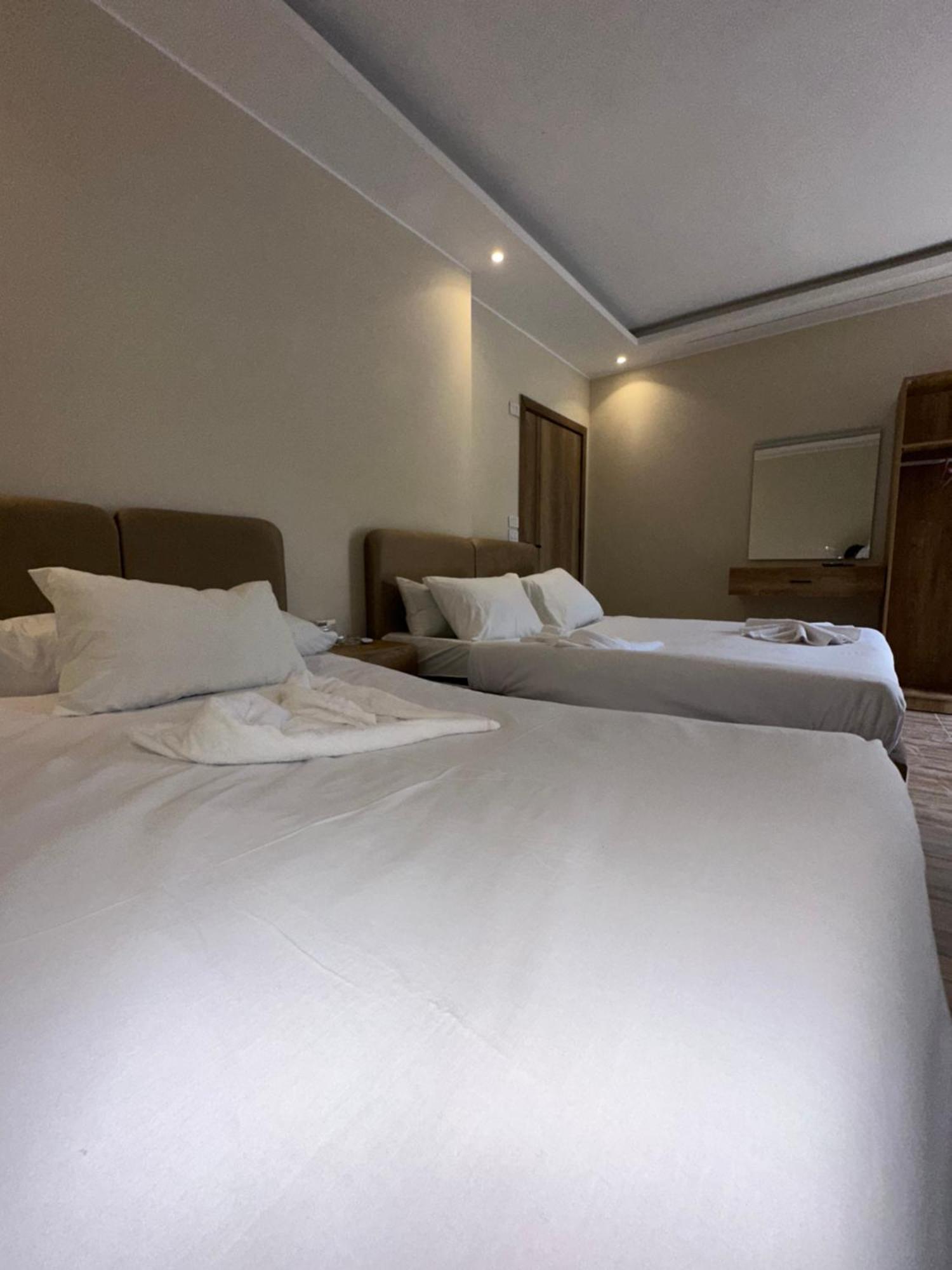 Queen Of Pyramids Hotel