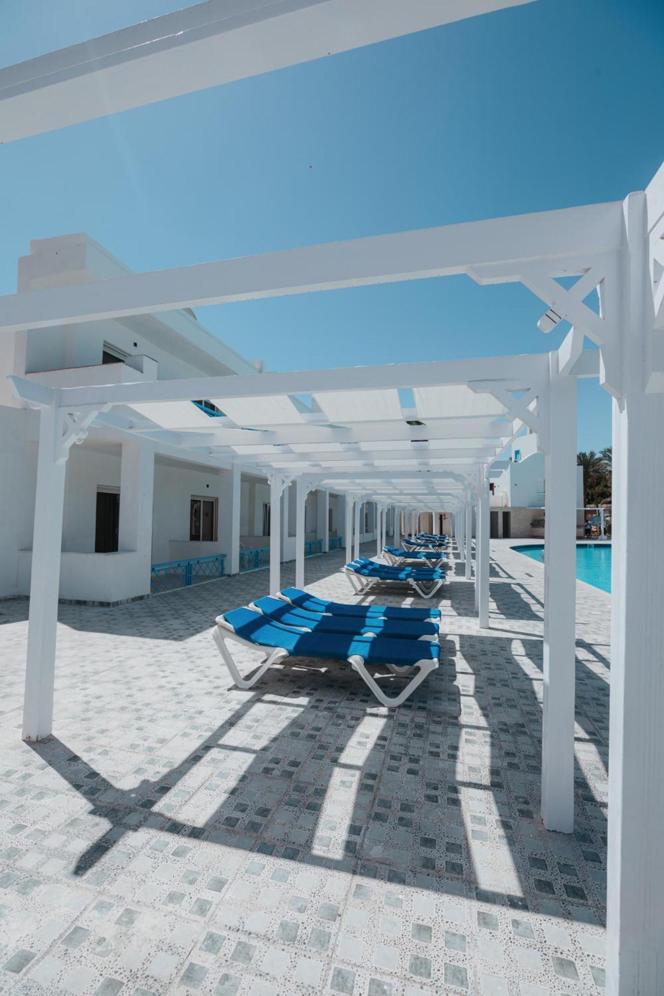 Mirage Bay & Aqua Park Resort 4*