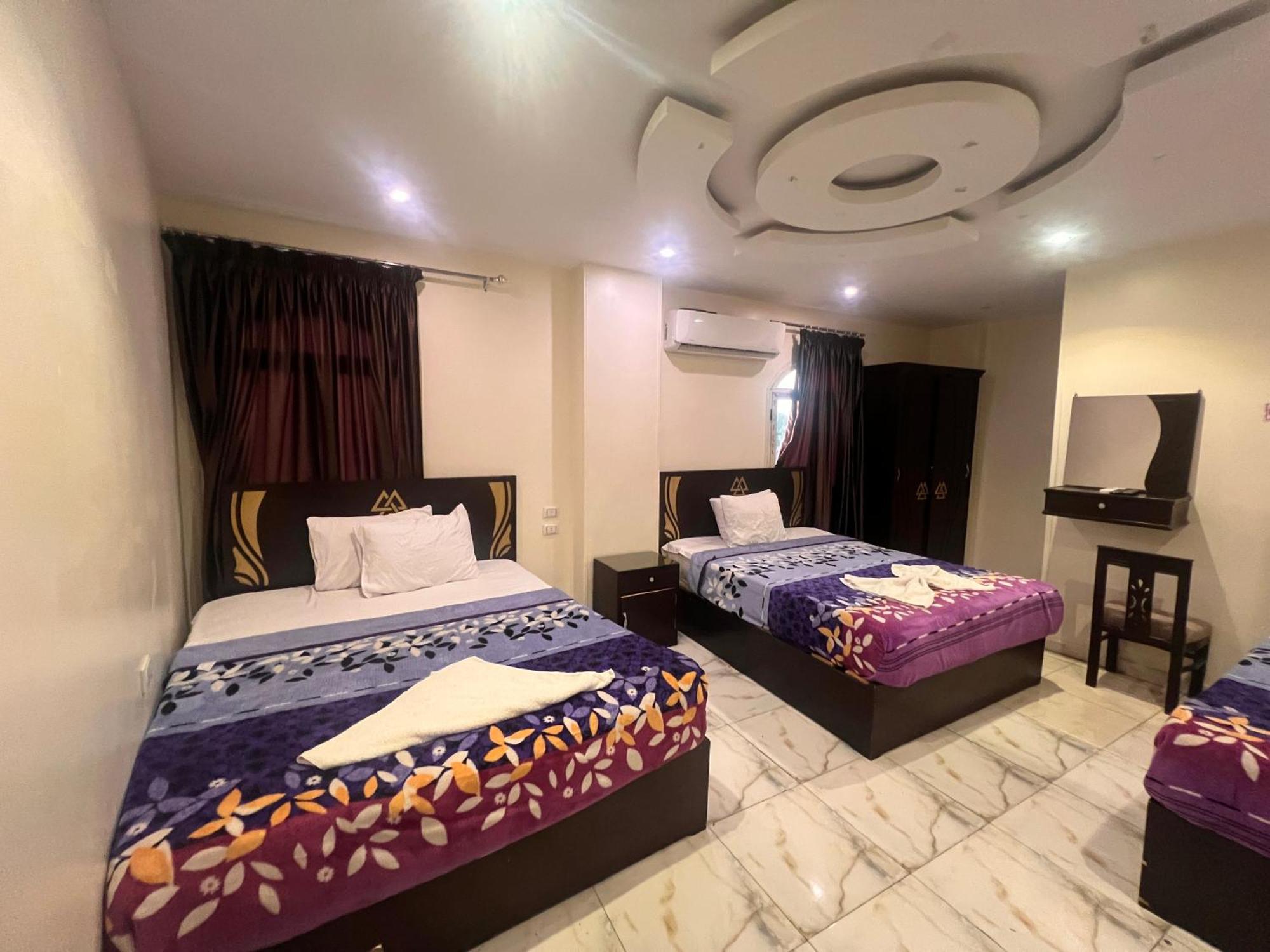 Sphinx And Pyramids Hotel Cairo