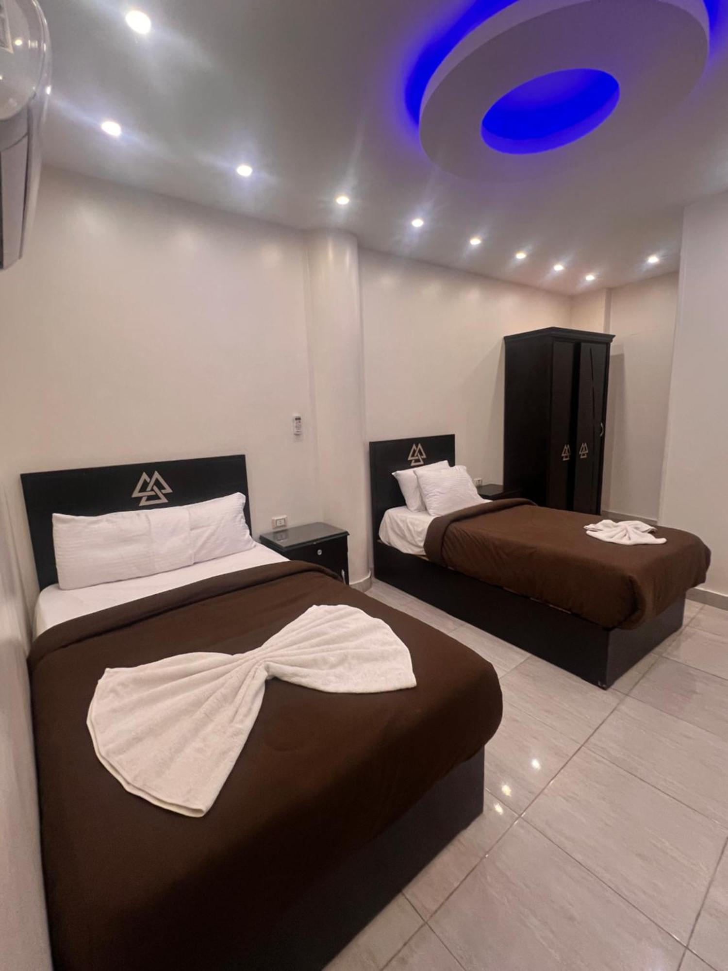 Hotel Sphinx And Pyramids